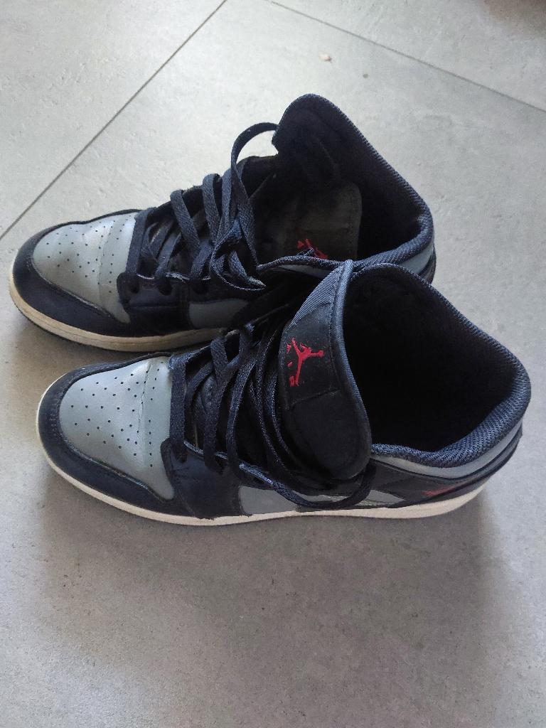Nike Jordan 1 Mid maat 40, Zwart, Nike, Ophalen of Verzenden, Sneakers of Gympen