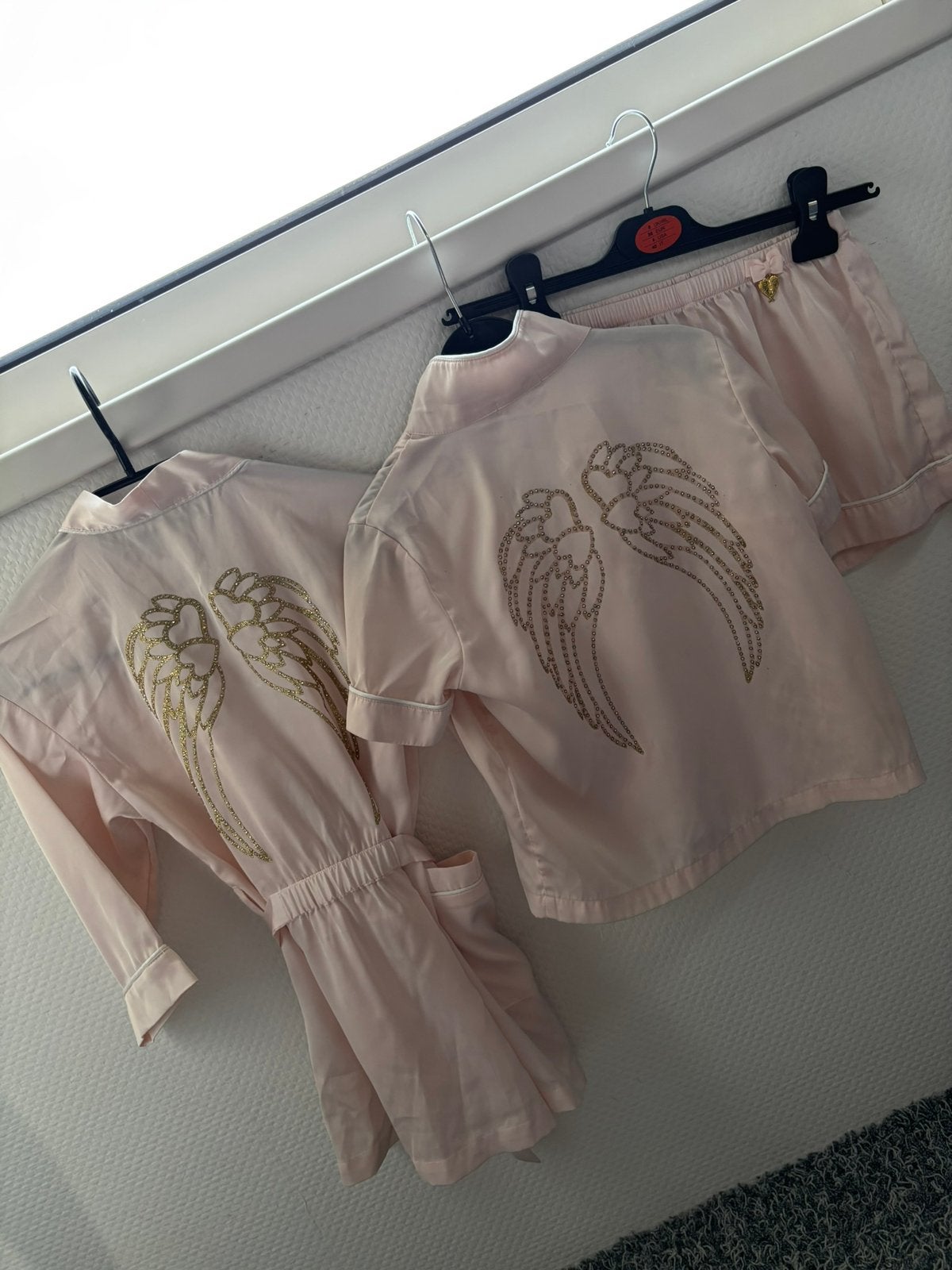 Angels face nachtpak met bijpassend badjas 5/6 jaar, Ophalen of Verzenden, Zo goed als nieuw, Meisje, Nacht- of Onderkleding