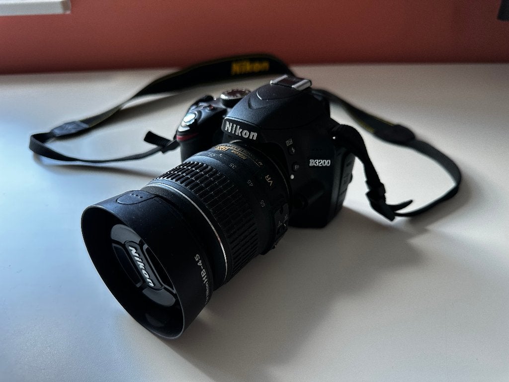Nikon D3200 DSLR Camera + AF-S DX 18-55mm f/3.5-5.6G VR Zoom, Spiegelreflex, Ophalen of Verzenden, Zo goed als nieuw, Nikon