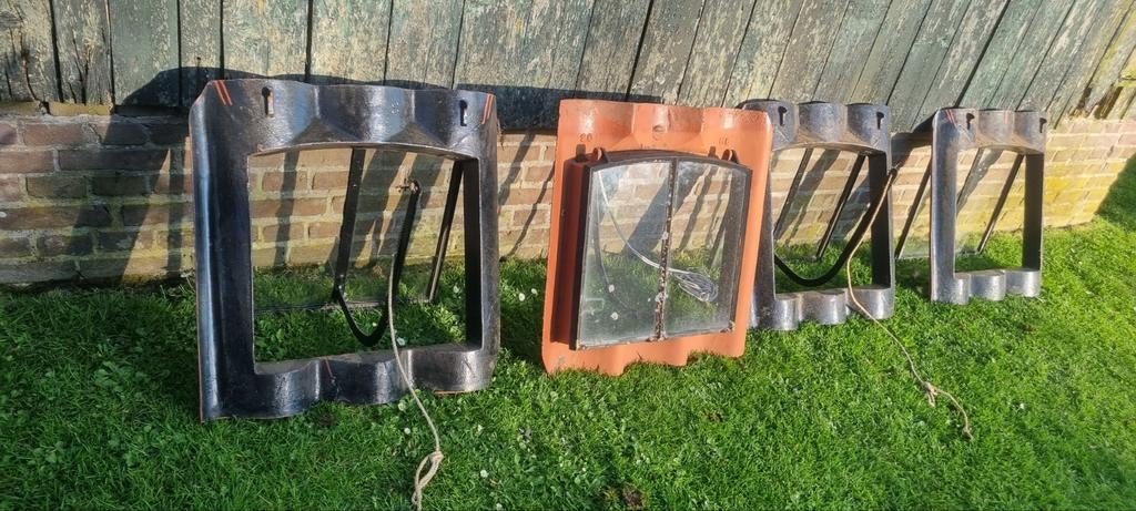 Antiek gietijzeren dakraam
dakramen staalraam, Doe-het-zelf en Verbouw, Glas en Ramen, Ophalen, Gebruikt, Minder dan 80 cm, Minder dan 80 cm