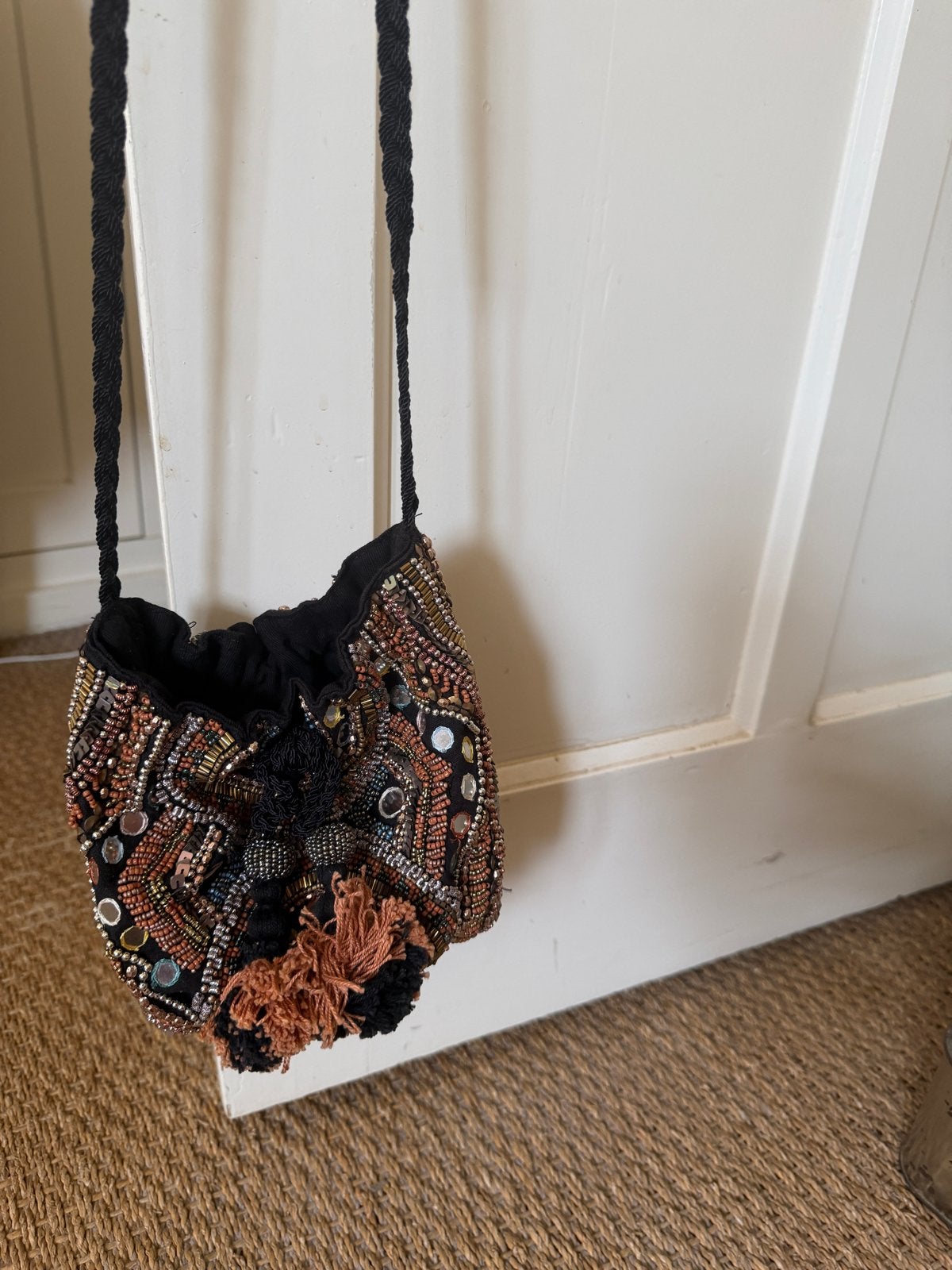 Zara buideltasje met kralen en pailletten, Sieraden, Tassen en Uiterlijk, Ophalen of Verzenden, Zo goed als nieuw, Zwart, Schoudertasje