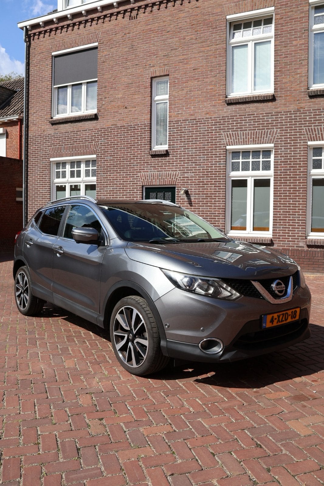Nissan Qashqai 1.2 Dig-t 85KW 2WD 2014 Grijs, Voorwielaandrijving, Lichtsensor, Zwart, 4 cilinders