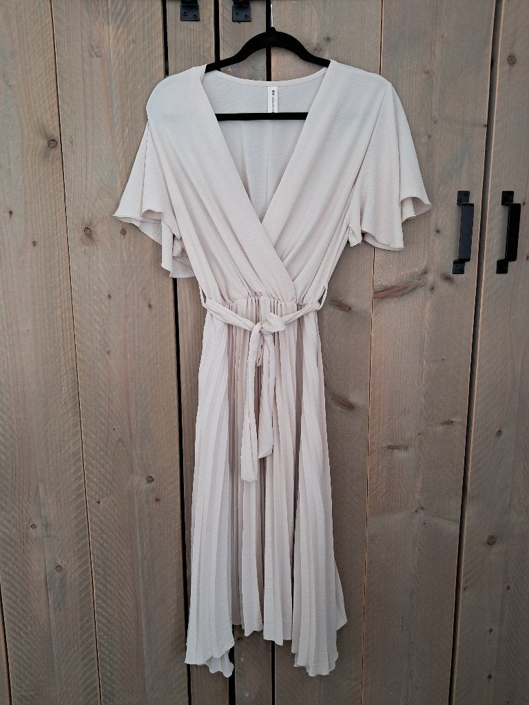 Beige jurk, Kleding | Dames, Beige, Ophalen of Verzenden, Zo goed als nieuw, Knielengte