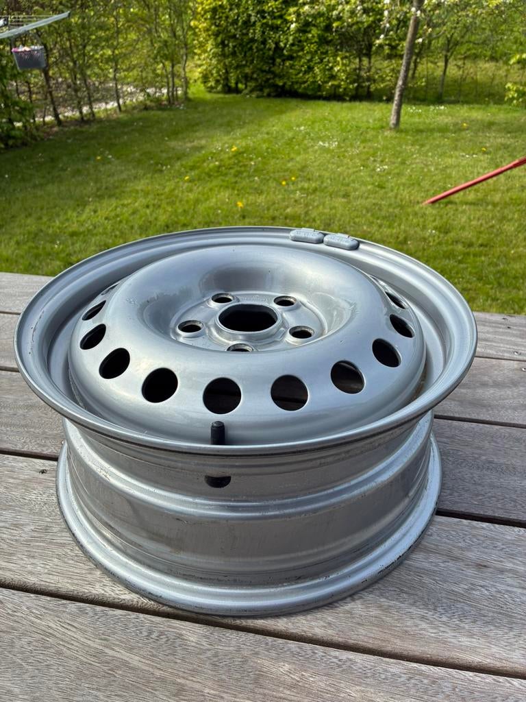 Originele roestvrije VW T4 velg als nieuw !, Caravans en Kamperen, Camper-accessoires, Ophalen, Zo goed als nieuw