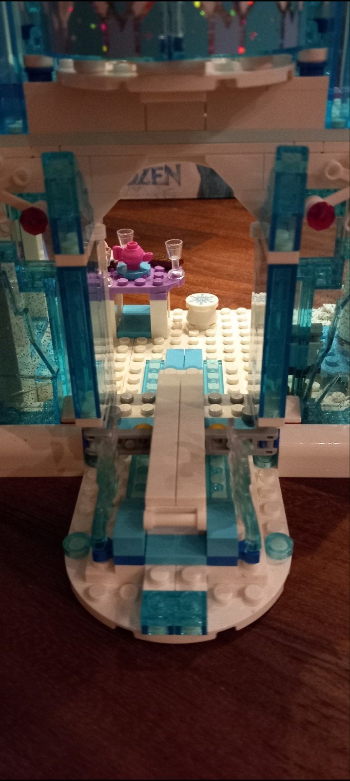Foto 10 van LEGO Disney Frozen IJskasteel van Elsa (43172) - Incompleet
