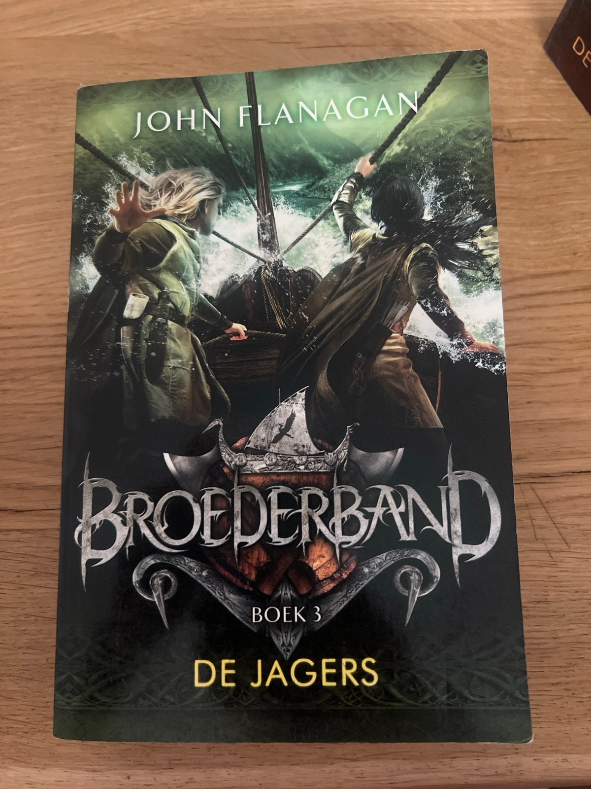 Broederband Boek 3: De Jagers - John Flanagan, Boeken, Fantasy, Ophalen of Verzenden, Gelezen