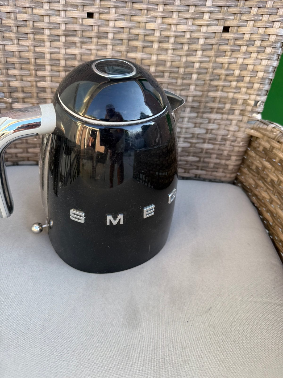 Smeg waterkoker zwart, zonder basis (onderkant voor stroom), 1 tot 2 liter, Ophalen, Zo goed als nieuw