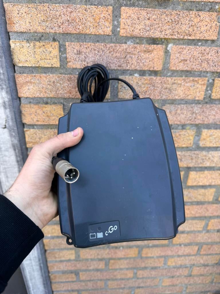 Ion fiets accu oplader - 3 pin, Snellader - Werkend, Ophalen of Verzenden, Zo goed als nieuw