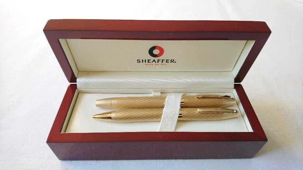 Sheaffer Legacy King’s Gold set Balpen+Vulpen 18K/750 M-nib, Nieuw, Met doosje, Ophalen of Verzenden, Pennenset