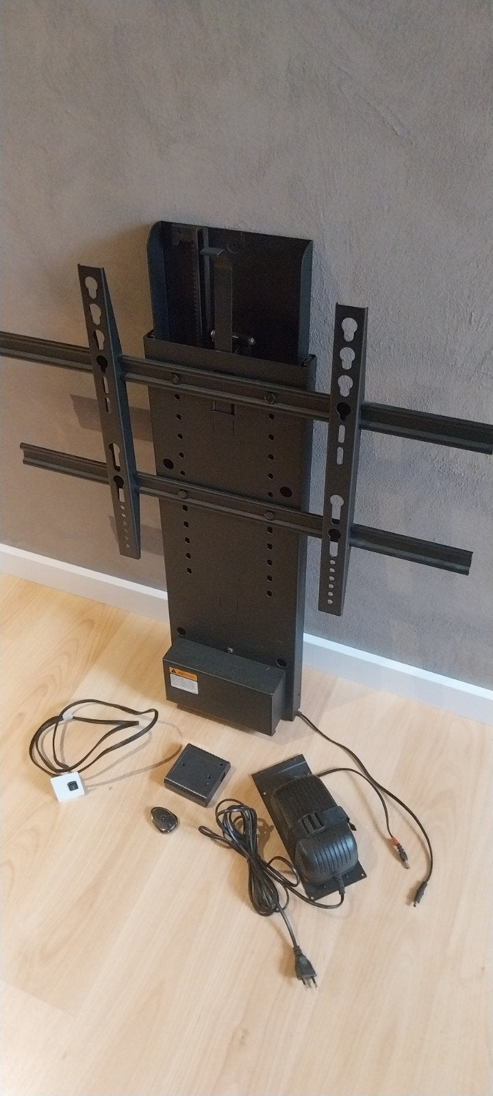 Venset TS1000A TV lift, Ophalen, Zo goed als nieuw