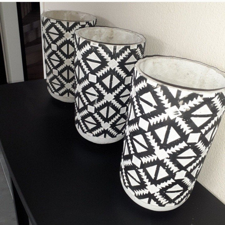 Drie zwart witte vazen 23cm, Ophalen, Zwart