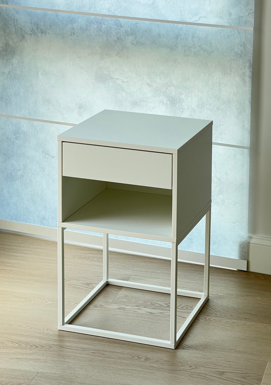 IKEA VIKHAMMER nightstand, Ophalen, Overige materialen, Minder dan 45 cm, 55 tot 70 cm