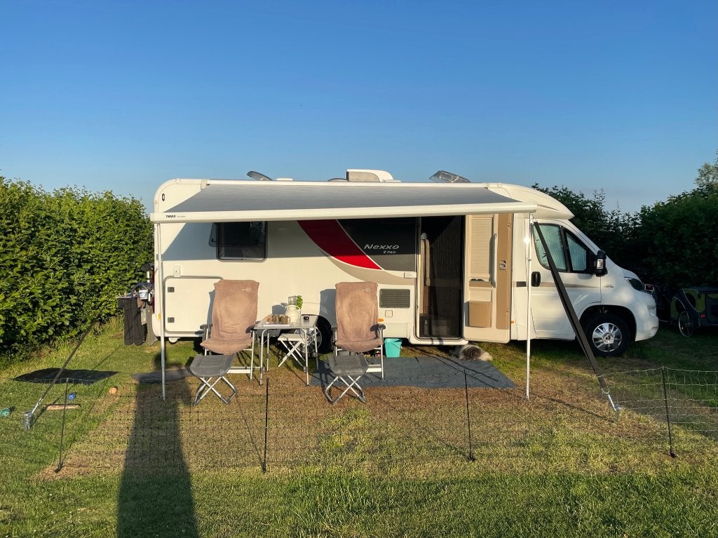 Bürstner Nexxo t740, queensbed, Standaard zit, Ringverwarming, Fiat, 7 tot 8 meter