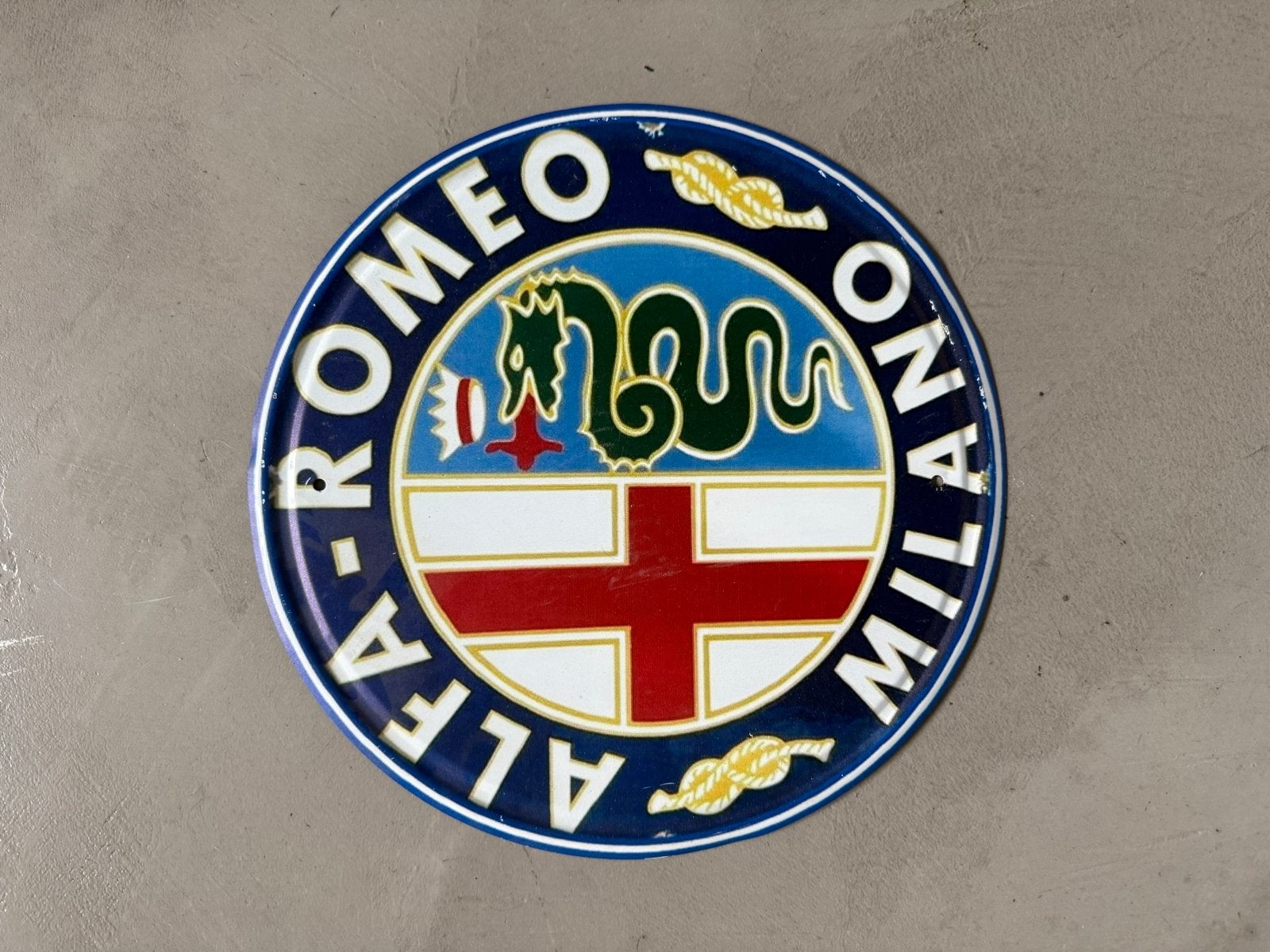 Vintage Alfa Romeo Milano emaille bord, Ophalen