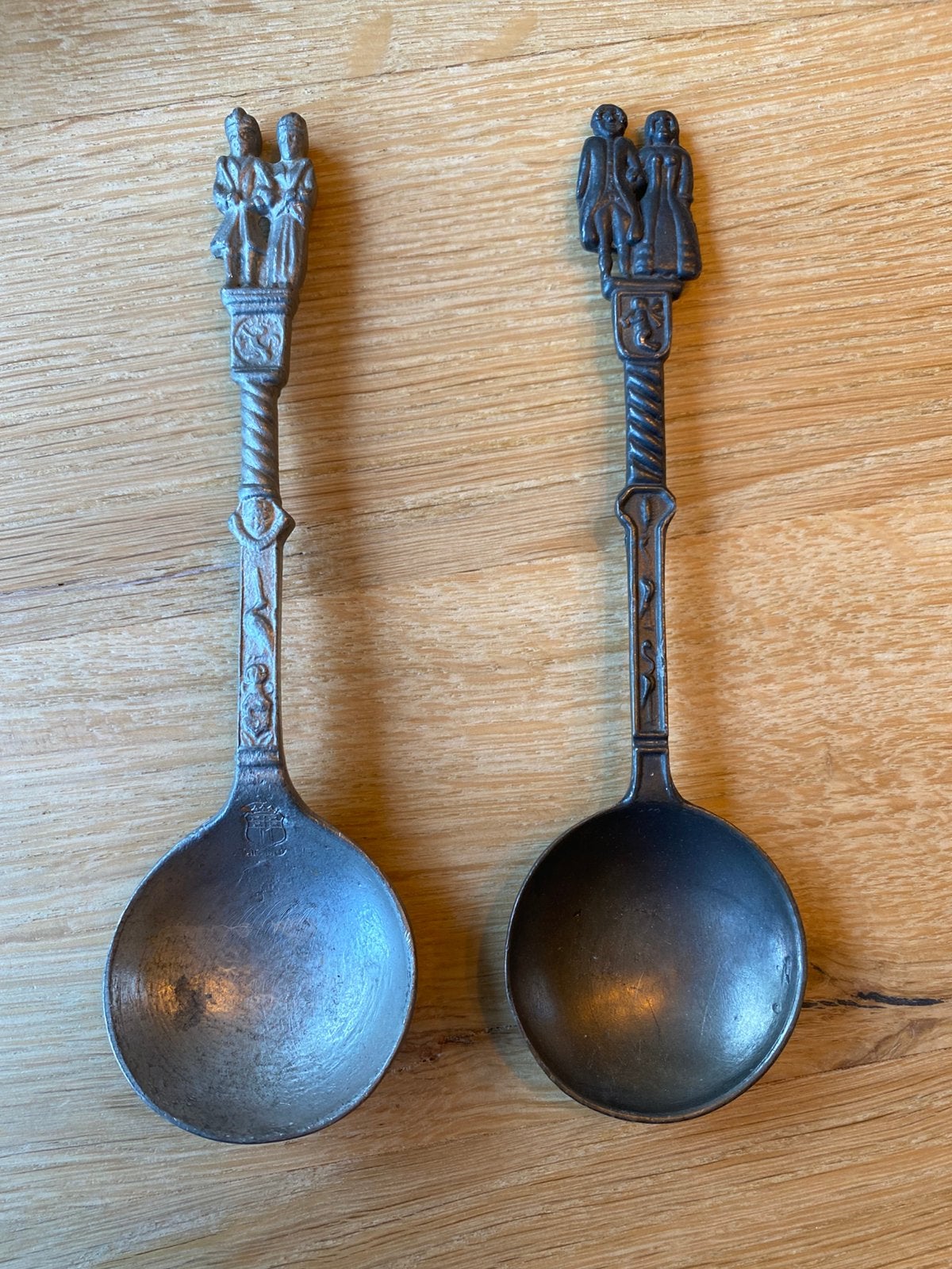 Set van 2 Vintage Tinnen Geboortelepels / Gelegenheidslepels, Antiek en Kunst, Ophalen of Verzenden