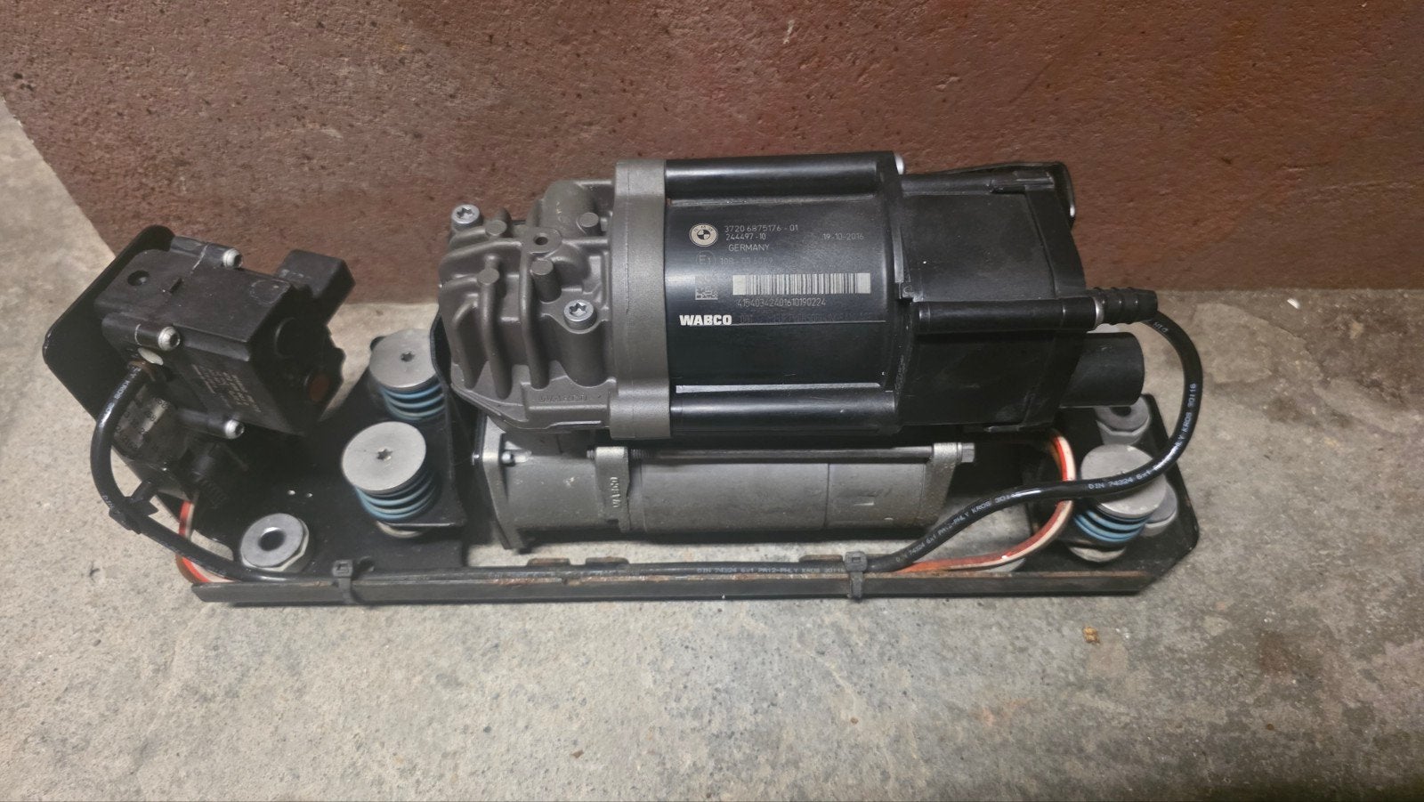 Bmw f11 compressor luchtvering, Auto-onderdelen, Ophalen, BMW