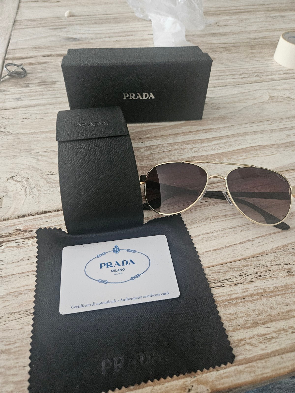 zonnebril prada, Sieraden, Tassen en Uiterlijk, Overige merken, Zonnebril, Zwart, Nieuw