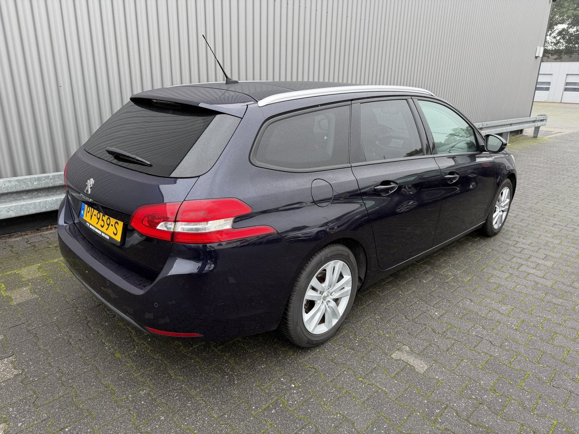 Peugeot 308 SW 1.2 PureTech Blue Lion Leer, Pano, Clima, Cru, Voorwielaandrijving, Gebruikt, Euro 6, 1199 cc