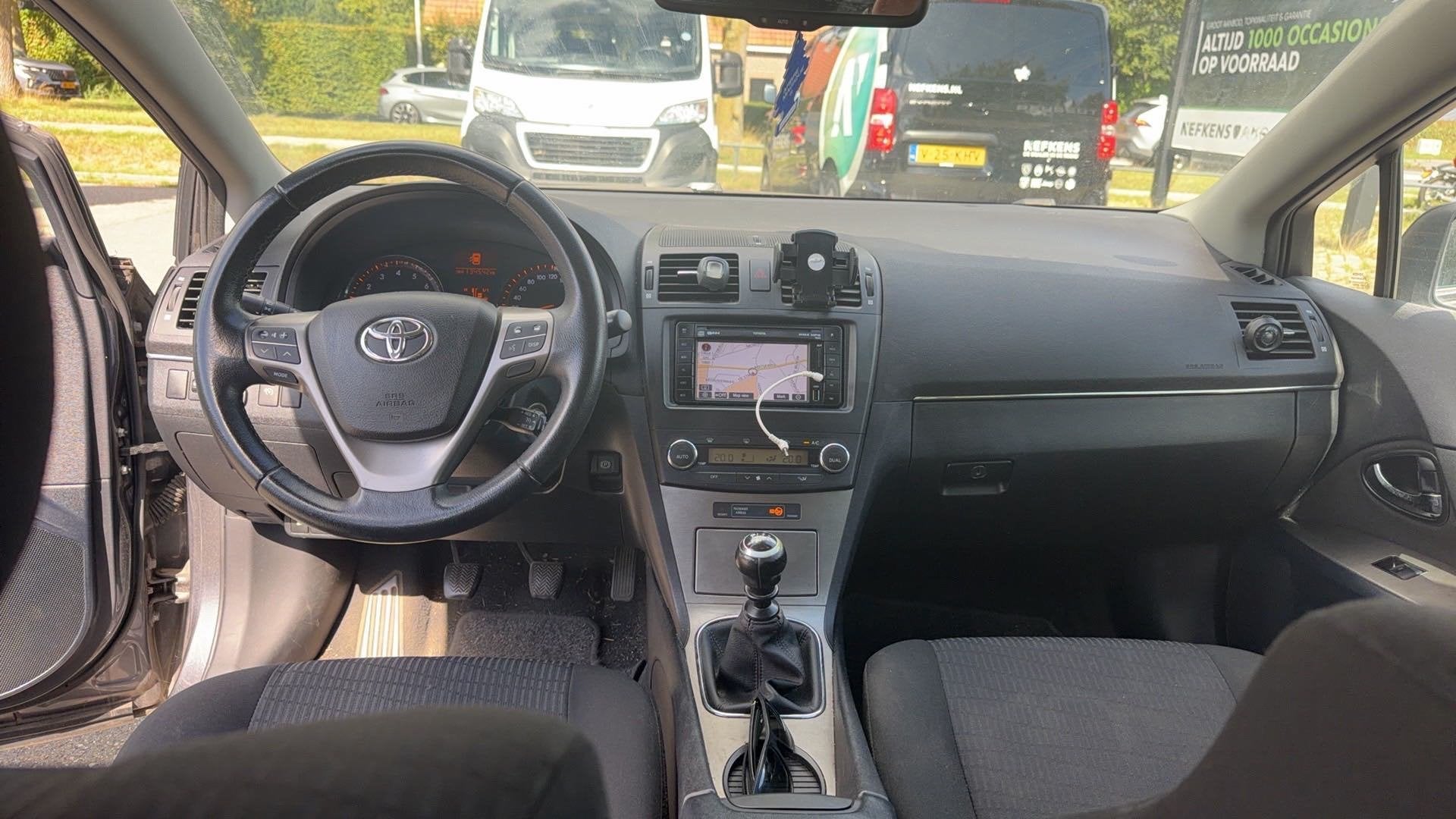 Toyota Avensis Wagon 1.8 VVTi 147pk 134.000km. 2e eig. Clima, 4 cilinders, Origineel Nederlands, Handgeschakeld, Grijs