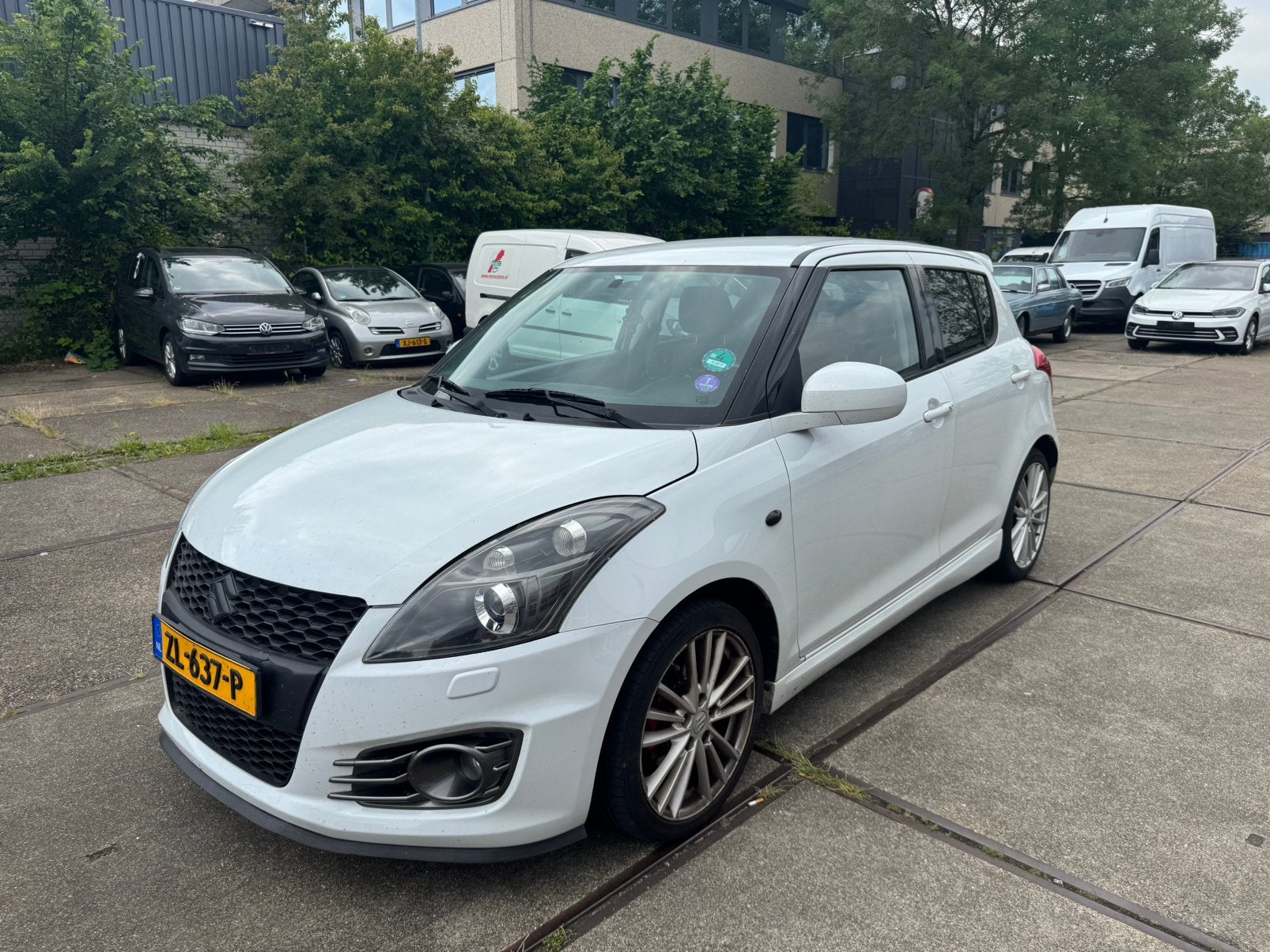 Suzuki Swift 1.6 Sport / JBL / Stoelverwarming / Airco / Led, Voorwielaandrijving, 136 pk, 40 €/maand, 4 cilinders