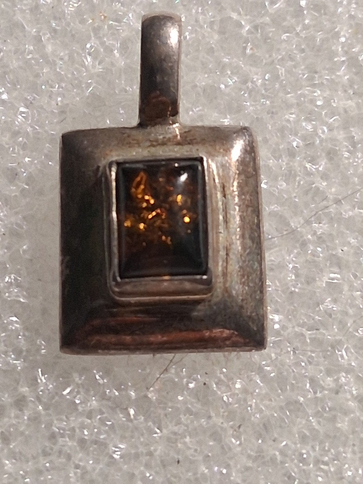 Zilver hanger met Barnsteen -- afmeting 2 cm, Ophalen of Verzenden, Nieuw, Bruin, Zilver
