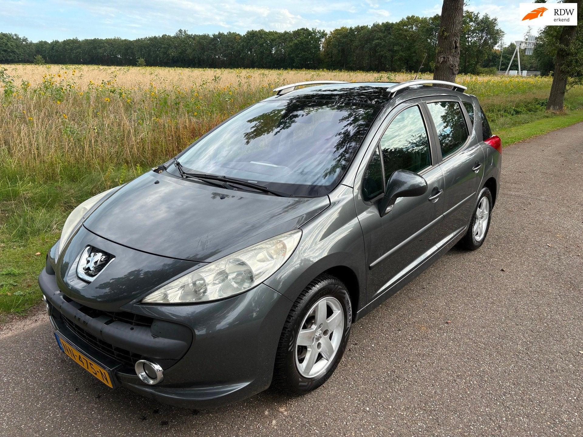 Peugeot 207 SW 1.4 VTi XS APK/Pano/Trekhaak/Veel facturen!, Stof, Gebruikt, Handgeschakeld, Grijs
