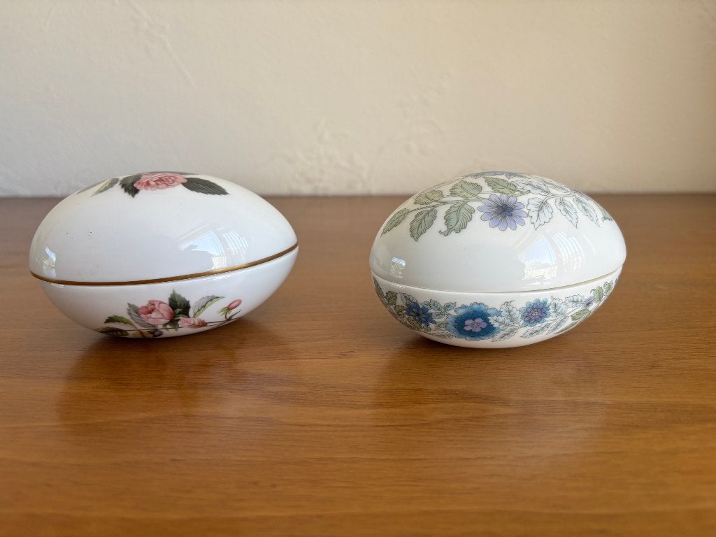 Porseleinen eivormige sieradendoosjes Wedgwood, Ophalen