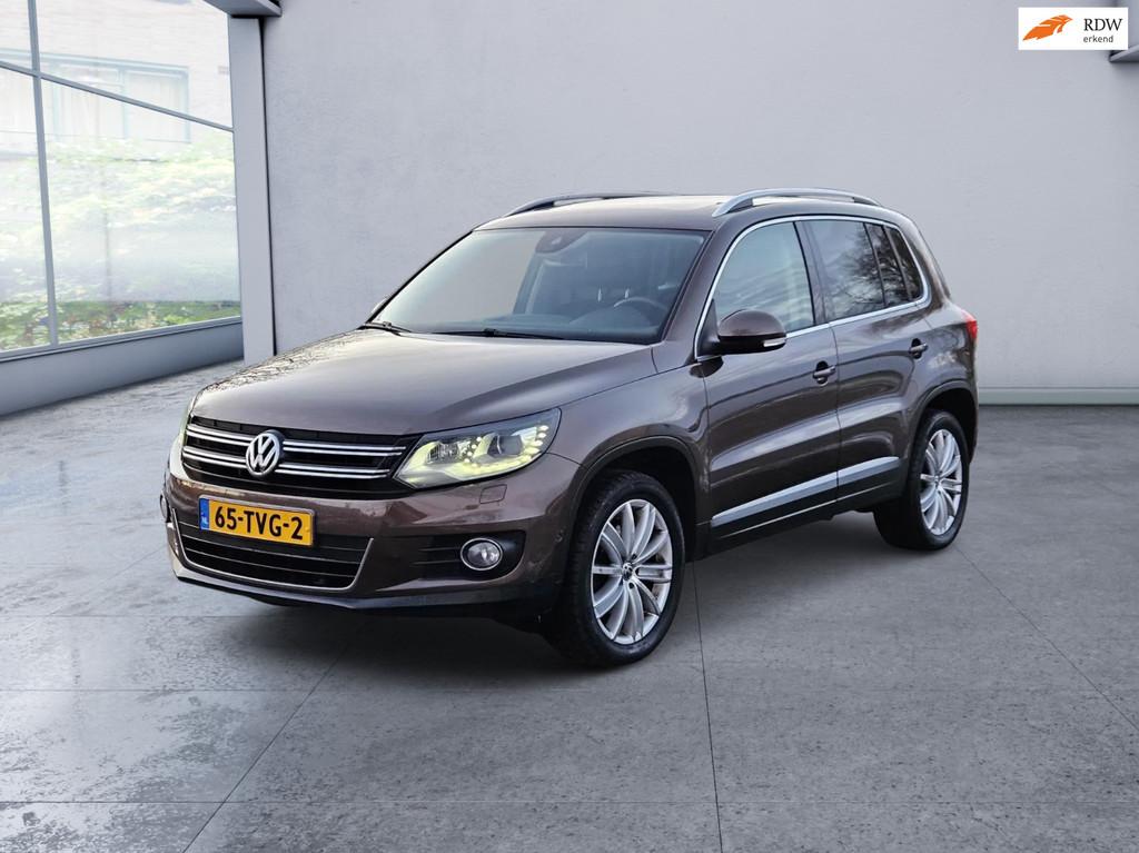Volkswagen Tiguan 1.4 TSI Sport&Style Luxe uitvoering | Pano, Voorwielaandrijving, Euro 5, 15 km/l, 4 cilinders