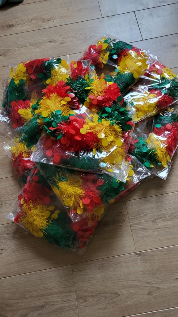 Partij kransen rood groen geel krans, Huis en Inrichting, Woonaccessoires | Kransen, Ophalen of Verzenden, Nieuw