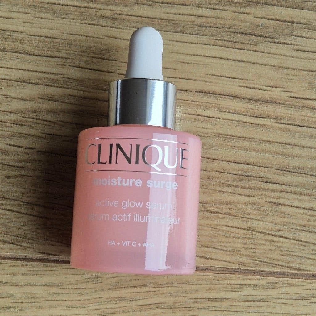 Clinique moisture surge active glow serum 30 ml, Sieraden, Tassen en Uiterlijk, Uiterlijk | Gezichtsverzorging, Ophalen of Verzenden