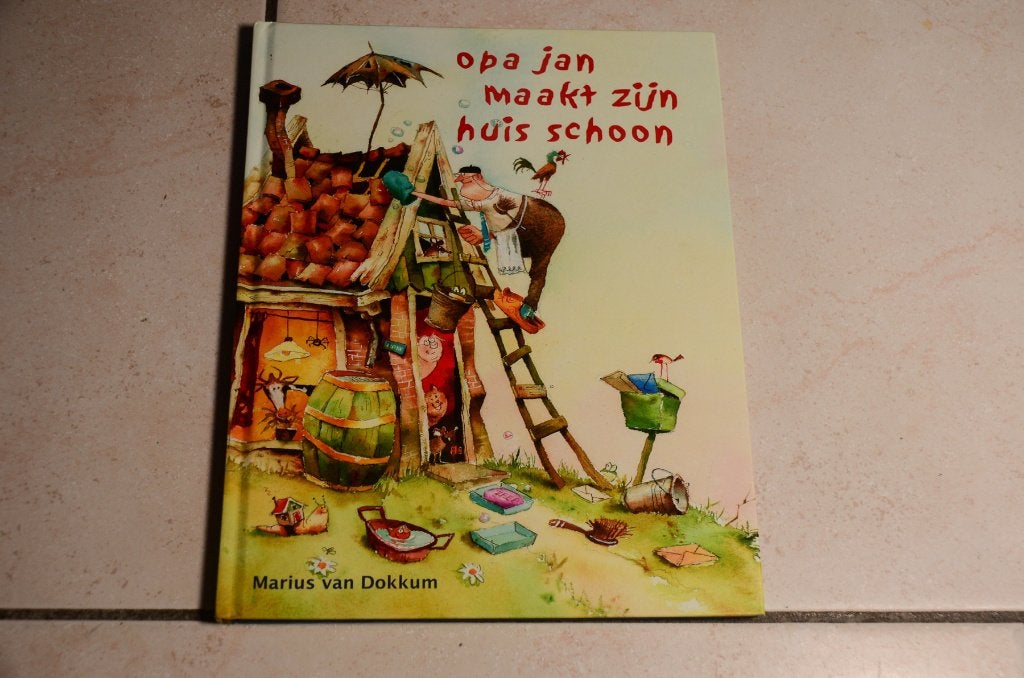 Opa Jan maakt zijn huis schoon / Marius van Dokkum, Ophalen of Verzenden, Zo goed als nieuw, Fictie algemeen