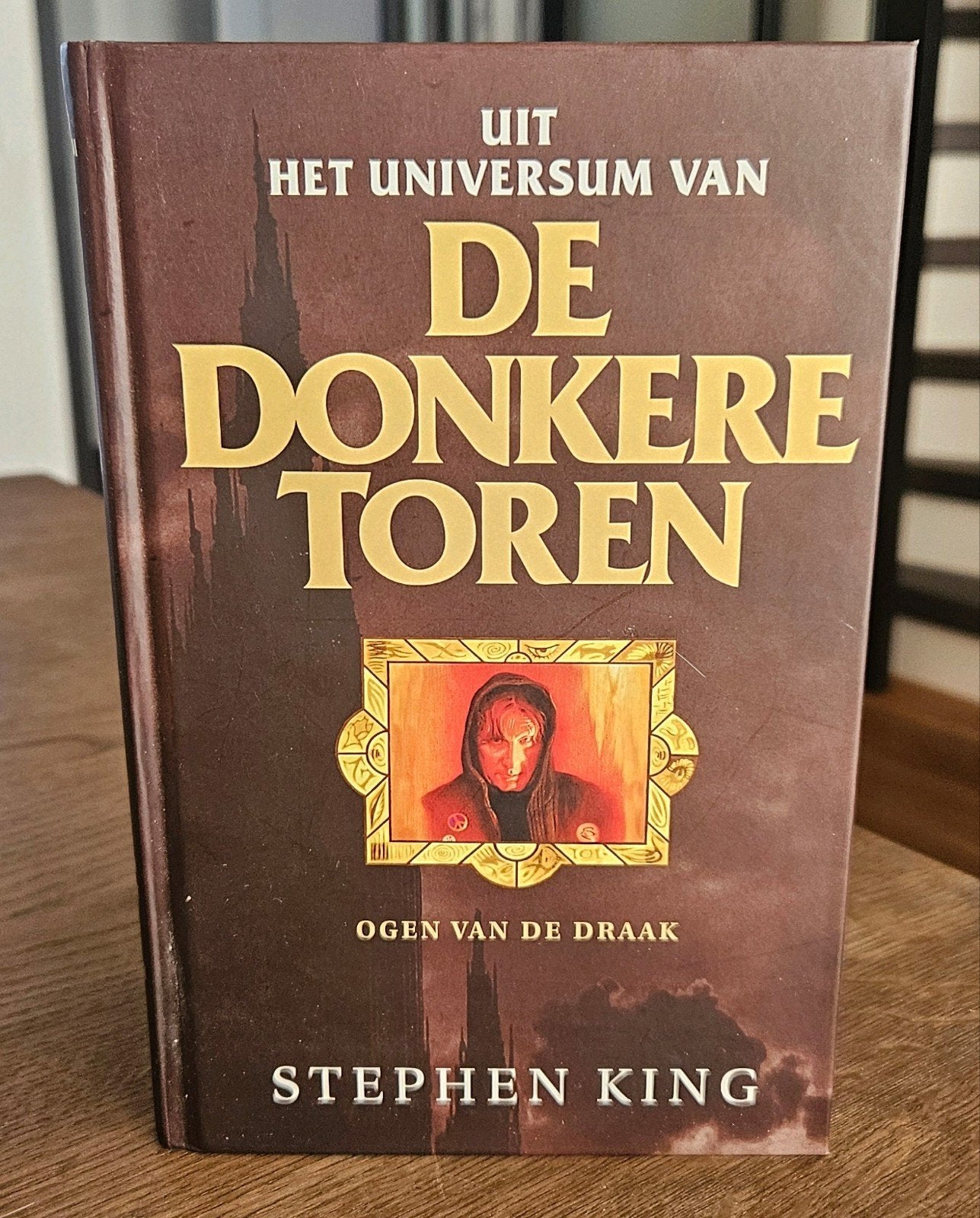 Ogen van de Draak - De Donkere Toren -Stephen King Hardcover, Ophalen, Zo goed als nieuw
