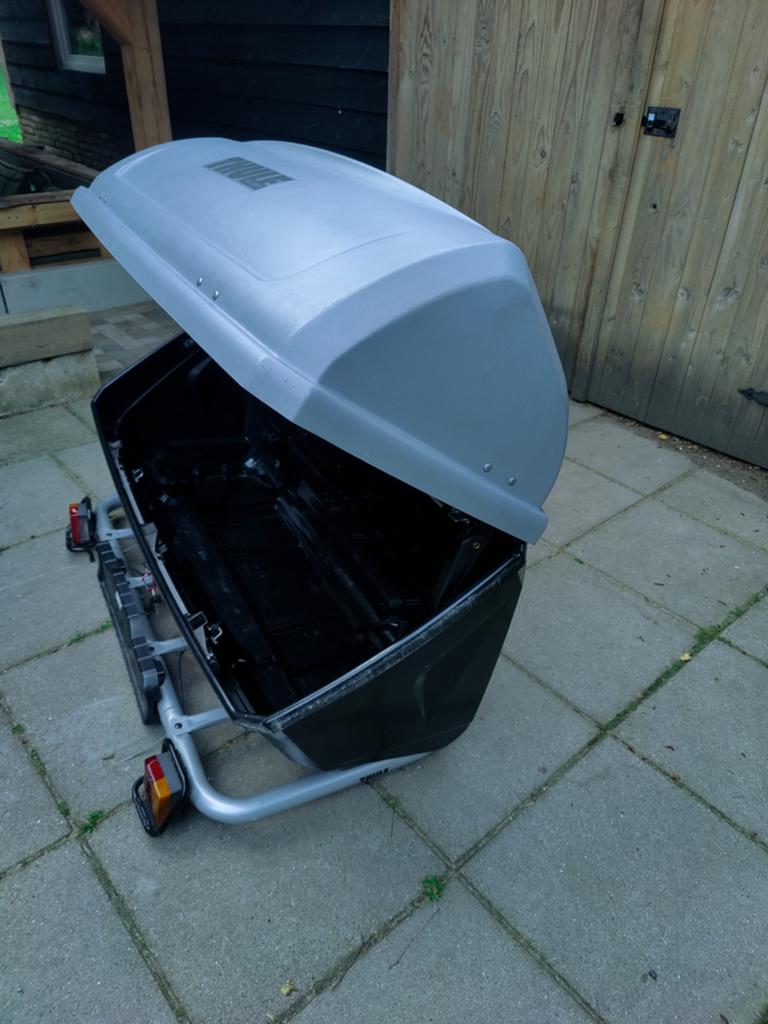 Te huur: Thule BackUp 900 trekhaak koffer (7 & 13-polig), Auto diversen, Dakdragers, Ophalen, Zo goed als nieuw
