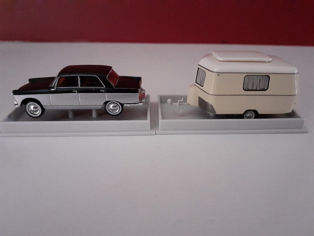 Peugeot 404 met caravan     1/87      fabrikant Brekina, Hobby en Vrije tijd, Ophalen of Verzenden, Nieuw, Auto, Brekina
