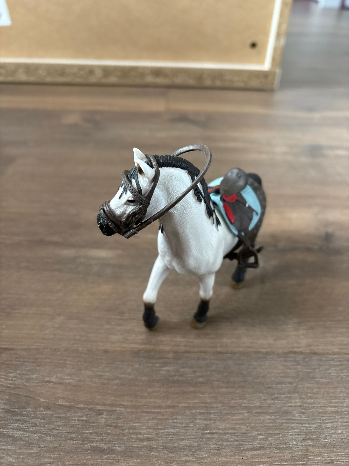 Schleich paard met zadel en hoofdstel, Ophalen of Verzenden, Nieuw