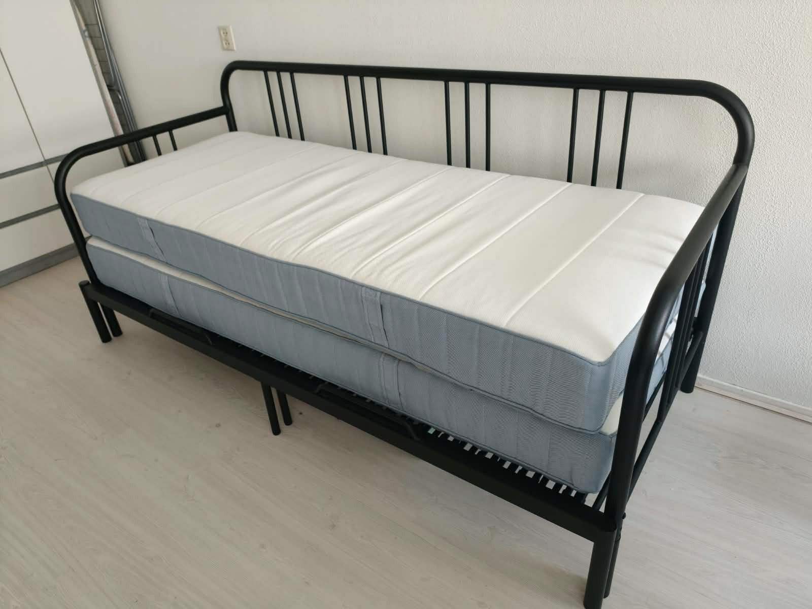 Bedbank FYRESDAL incl. matrassen, Ophalen of Verzenden, Zo goed als nieuw, Eenpersoons, 80 cm