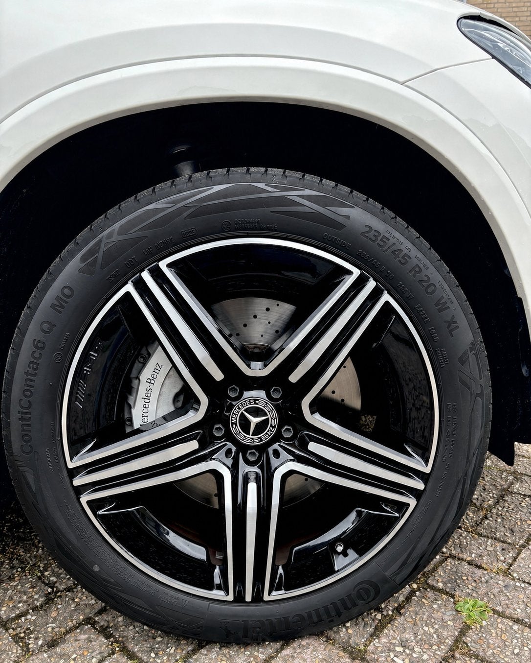 Originele Mercedes AMG 20 inch velgen met Continental banden, Auto-onderdelen, Banden en Velgen, Gebruikt, 255 mm, Banden en Velgen