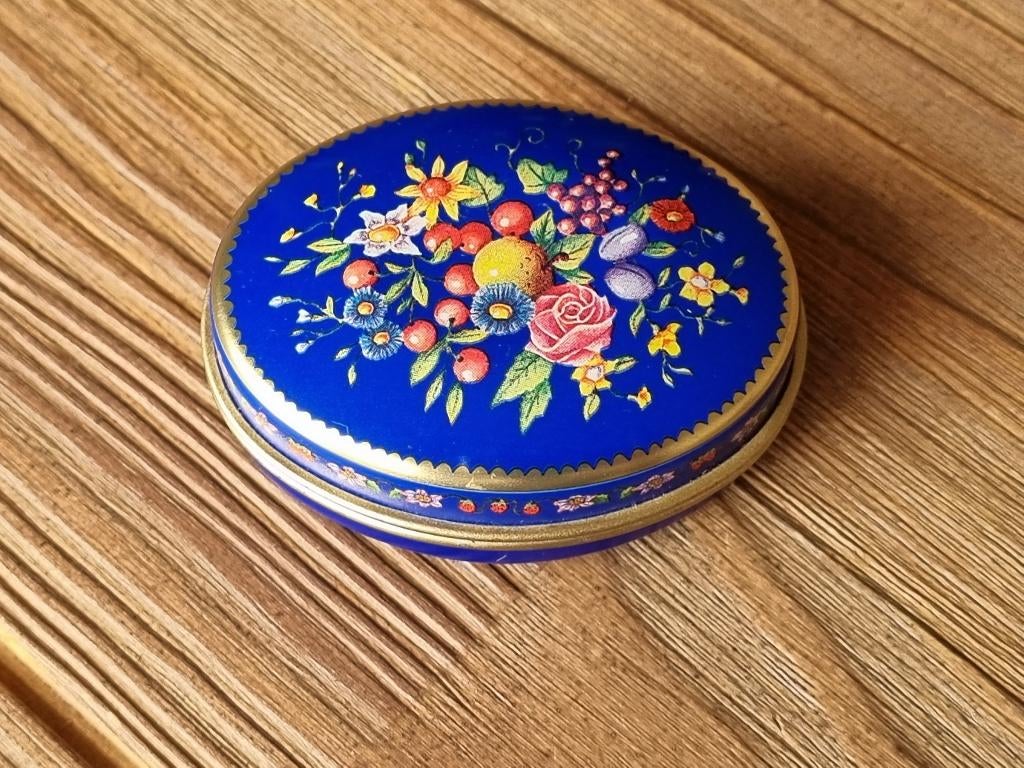 Mooi Vintage Pillen Doosje Bloemen Chambers Candy Company, Verzamelen, Blikken, Verzenden, Gebruikt, Overige, Overige merken