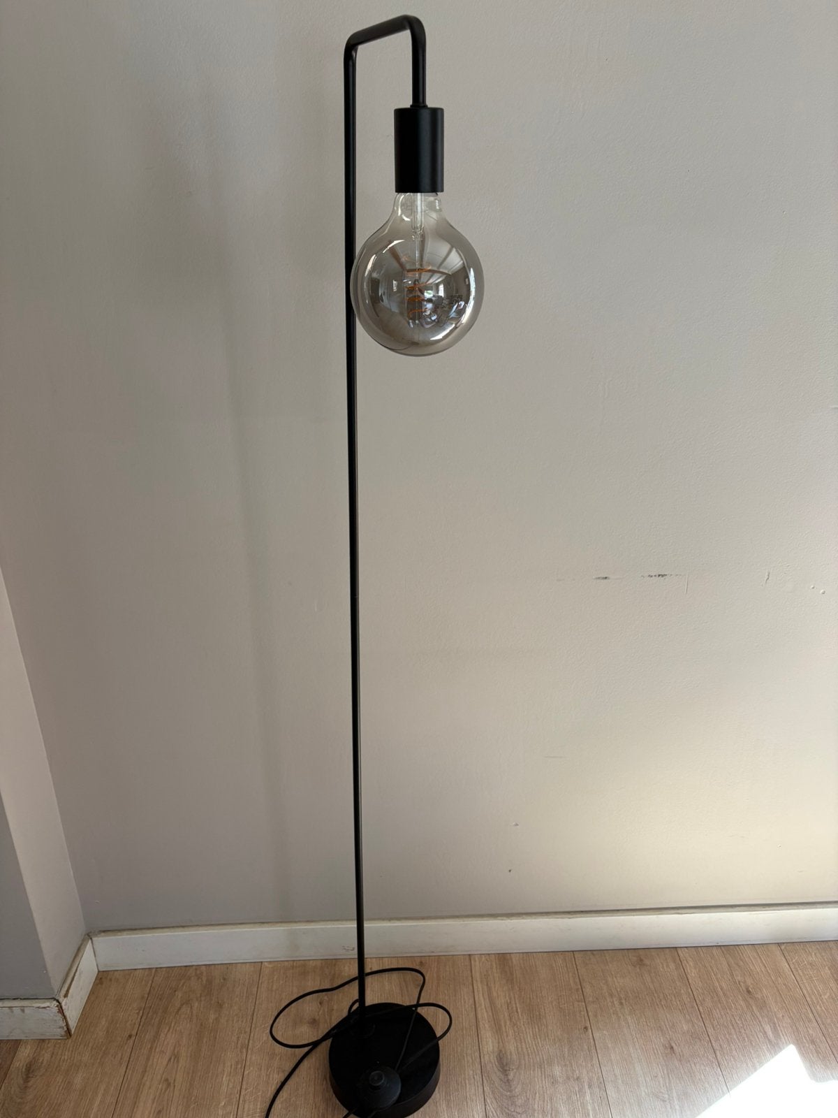 Zwarte lampenvoet met smoke lamp, Ophalen, Zo goed als nieuw, Minder dan 100 cm