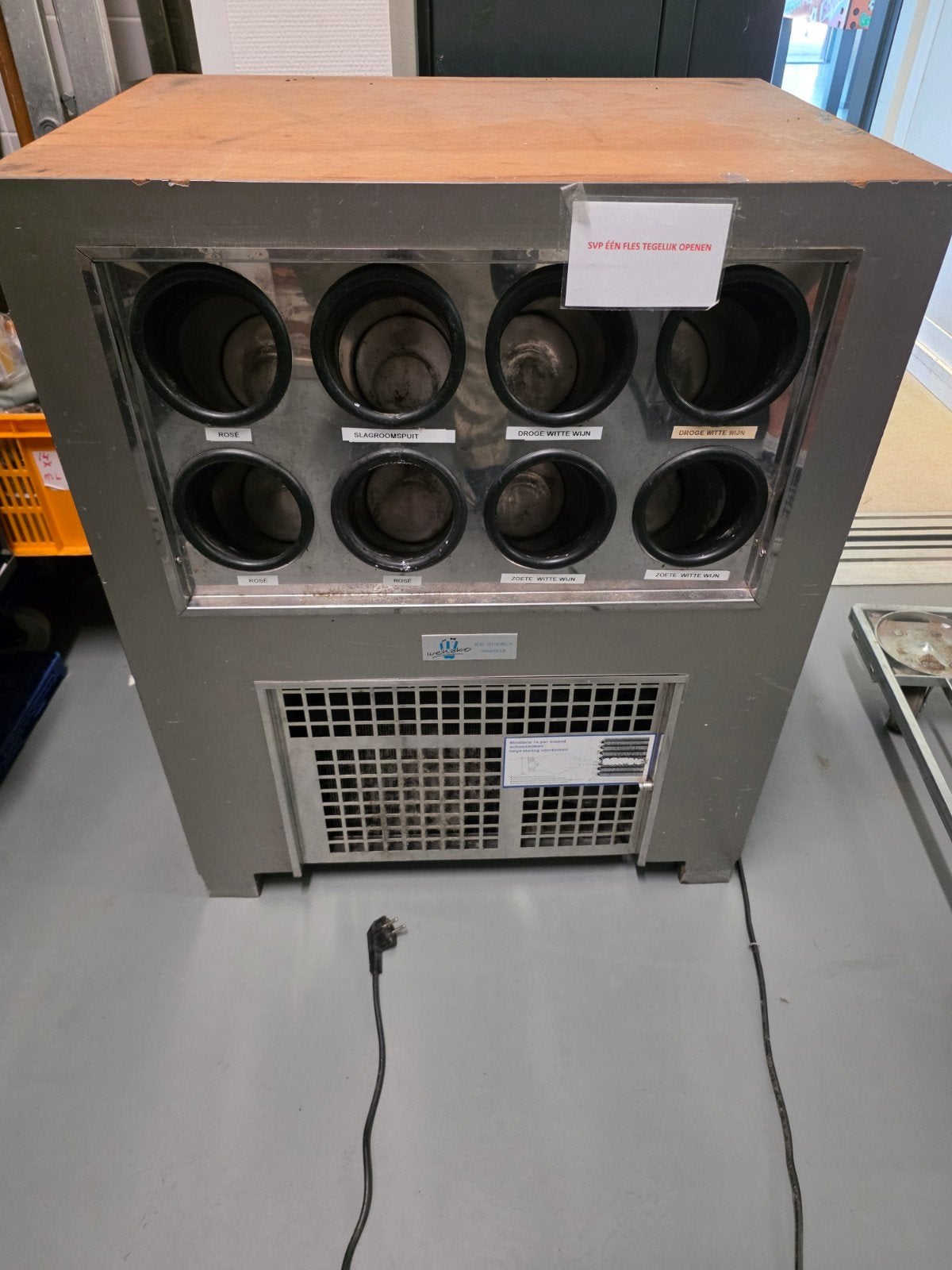 Gratis flessennest koelkast flessen, Minder dan 75 liter, Ophalen, Zonder vriesvak, 160 cm of meer