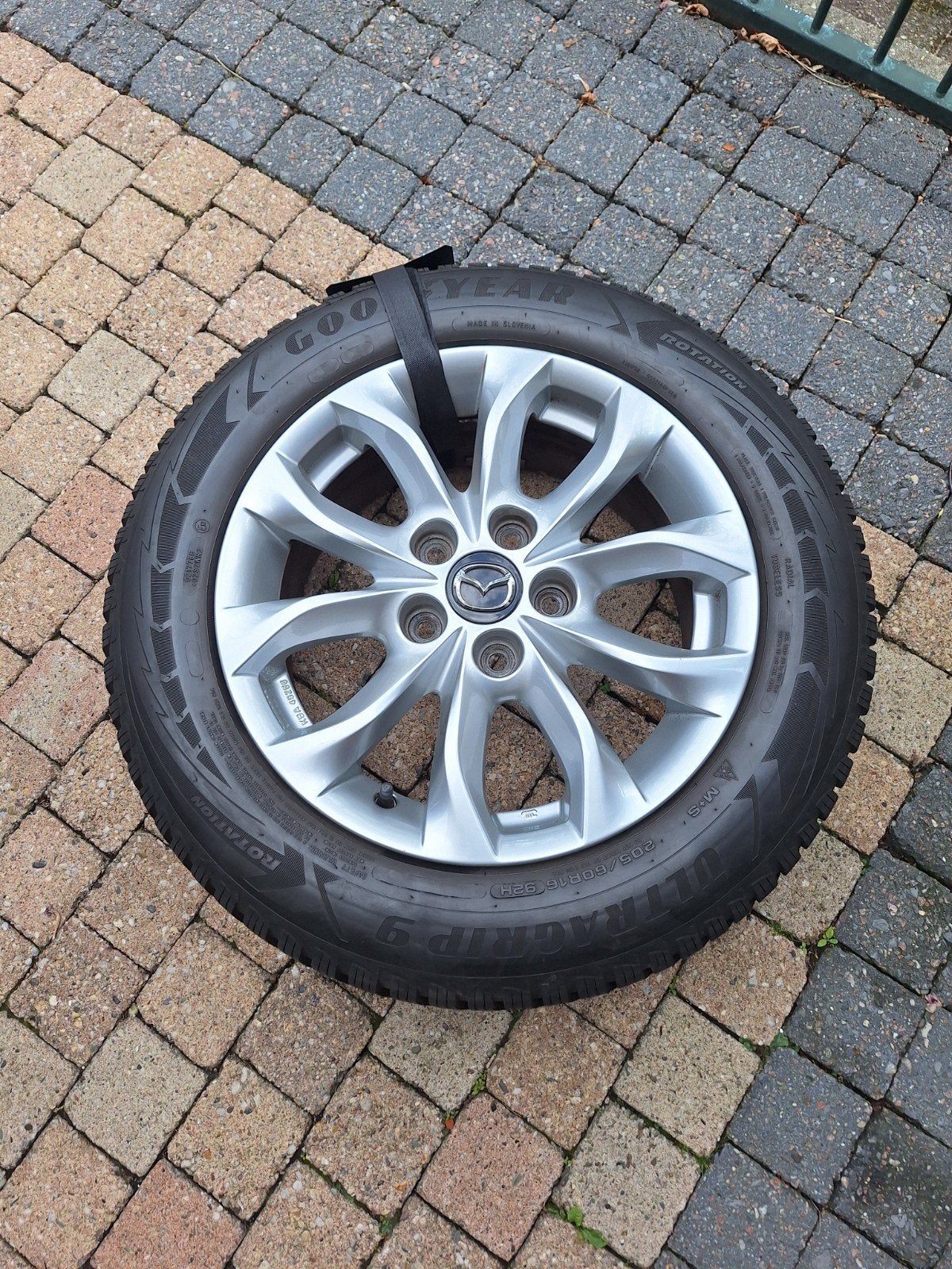 Mazda winterbanden 16 inch z.g.a.n., Ophalen of Verzenden