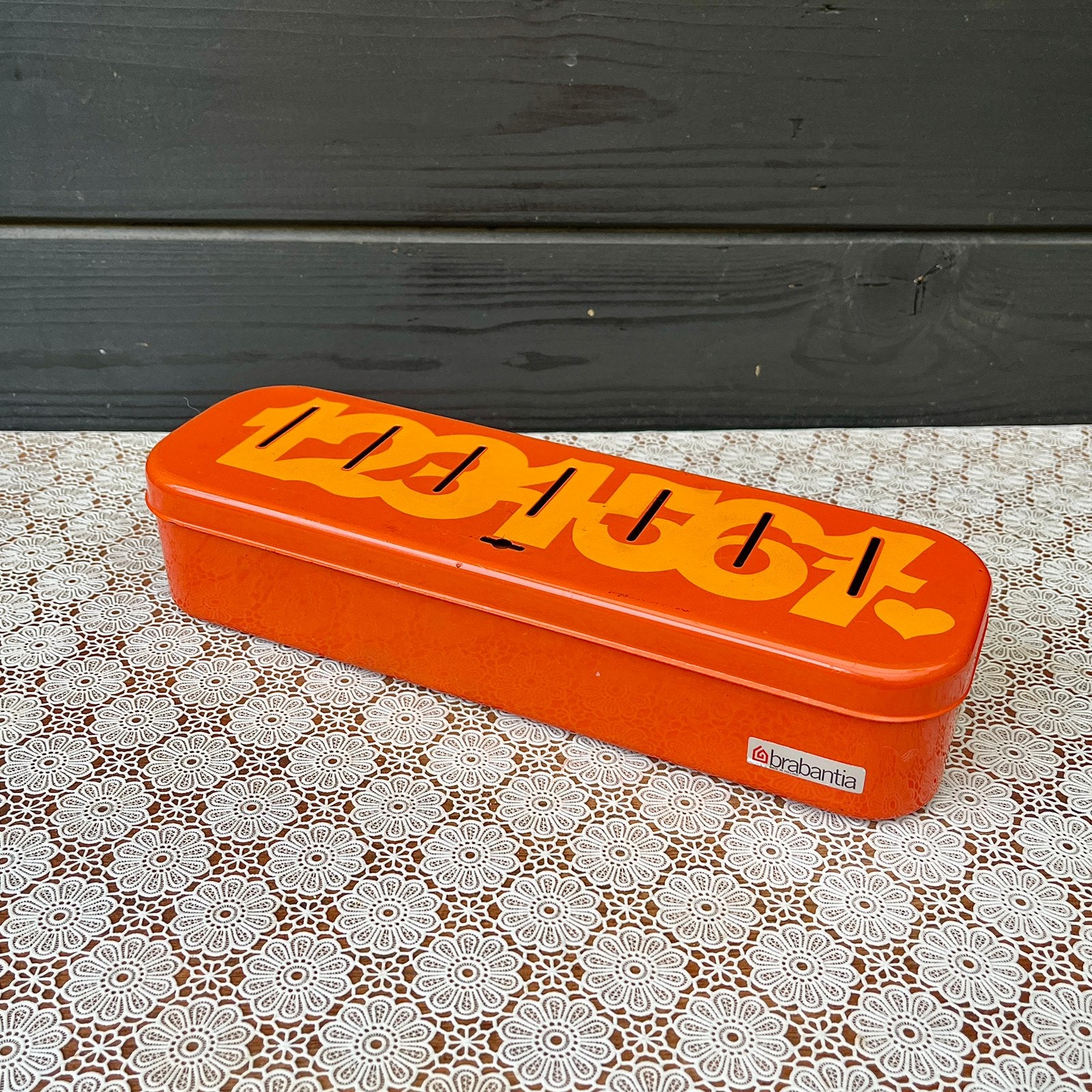 Vintage oranje Brabantia huishoudgeldkistje oranje, Ophalen of Verzenden, Zo goed als nieuw, Metaal of Blik, Overige thema's