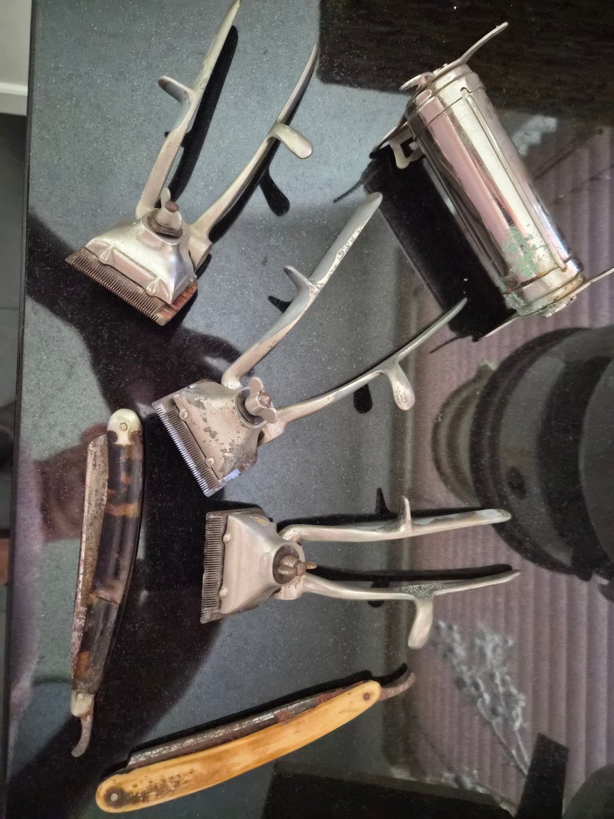 Vintage tondeuses en scheermessen - Kappersgereedschap, Ophalen of Verzenden