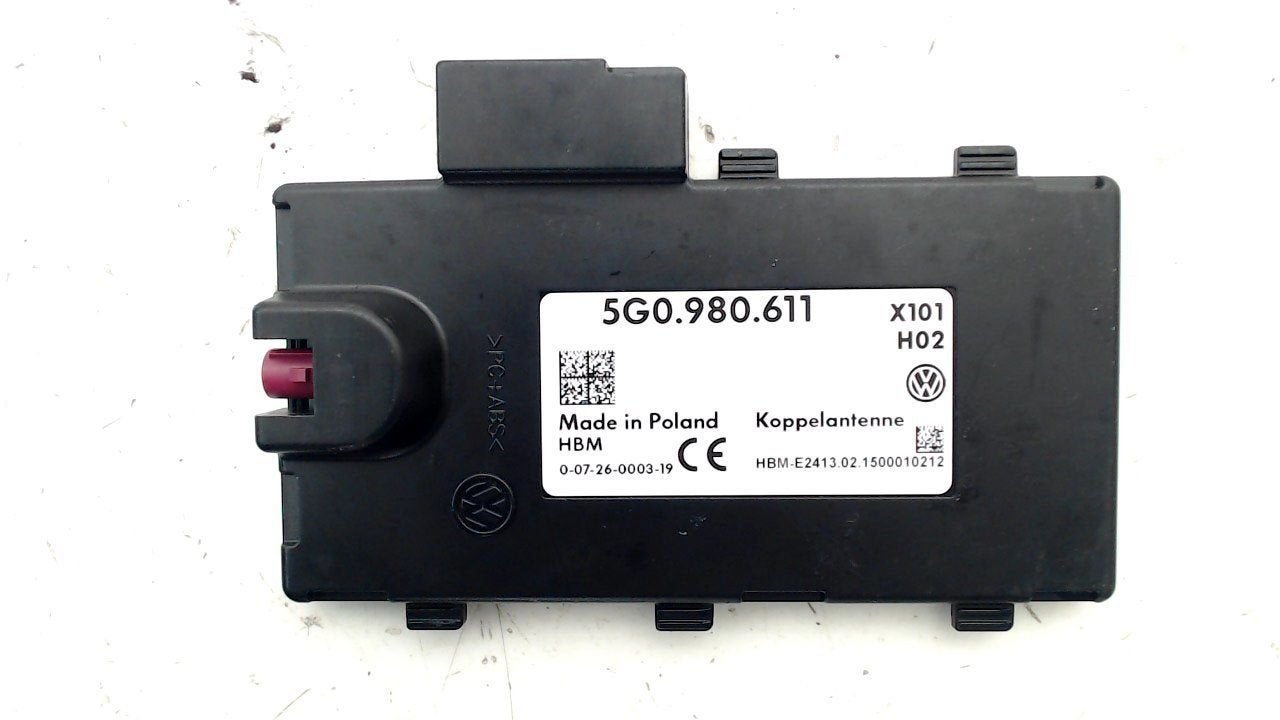 Antenne versterker Volkswagen Passat, Ophalen of Verzenden, Van der Ven Autorecycling B.V., Onderdelen@venauto.nl, Ettenseweg 76, 4706 PB Roosendaal, The Netherlands