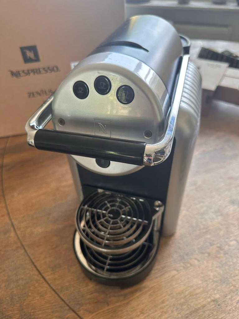 Nespresso Zenius koffiemachine - defect - voor reparatie, Ophalen of Verzenden, Niet werkend, Koffiemachine, Koffiepads en cups