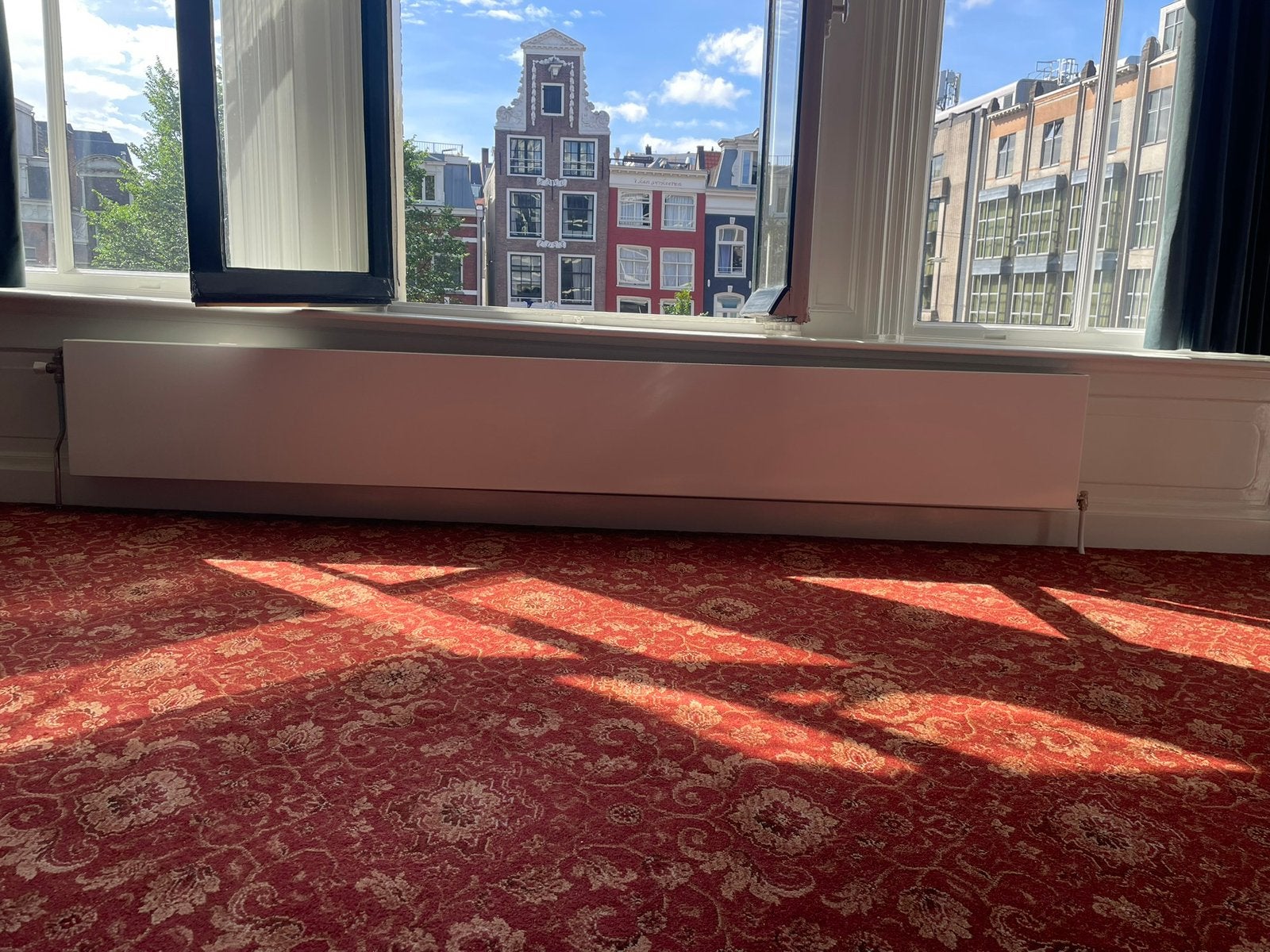 ~30m2 echt wol vloerbedekking, Ophalen, Zo goed als nieuw, Tapijt