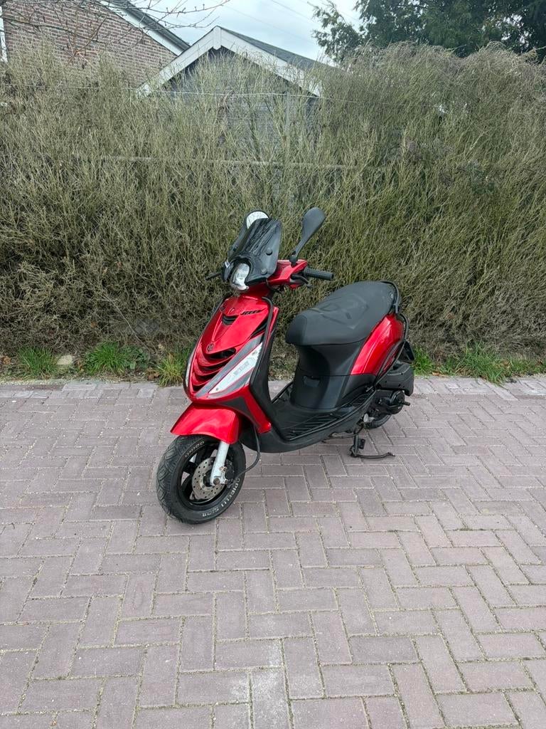 Piaggio Zip 80cc Full Option - Sportieve Scooter, Fietsen en Brommers, Scooters | Piaggio, Gebruikt, Zip, Benzine, Ophalen