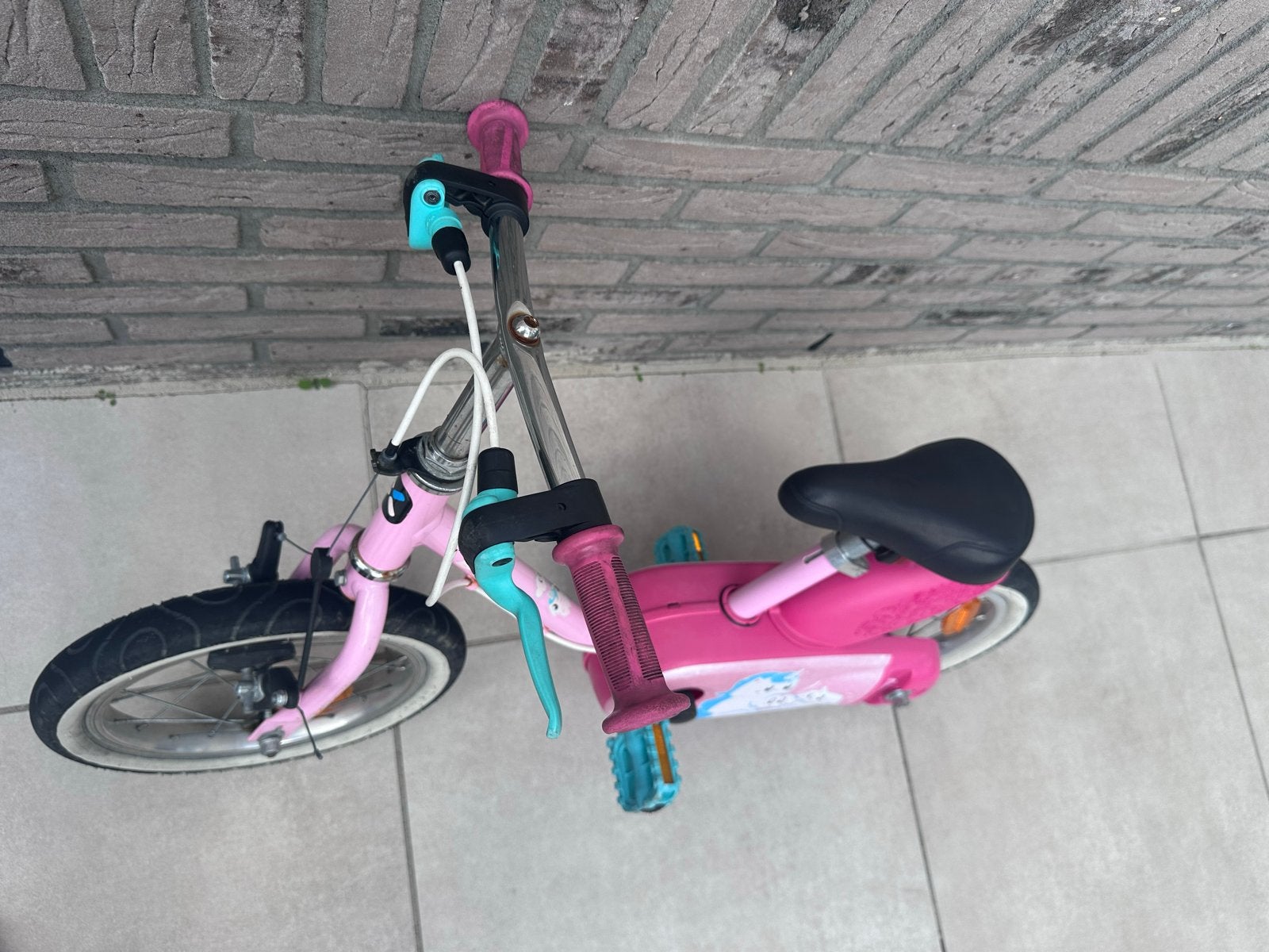 Roze B'TWIN kinderfiets 16 inch met eenhoorn, Ophalen, Zijwieltjes, Velgrem, 16 tot 20 inch