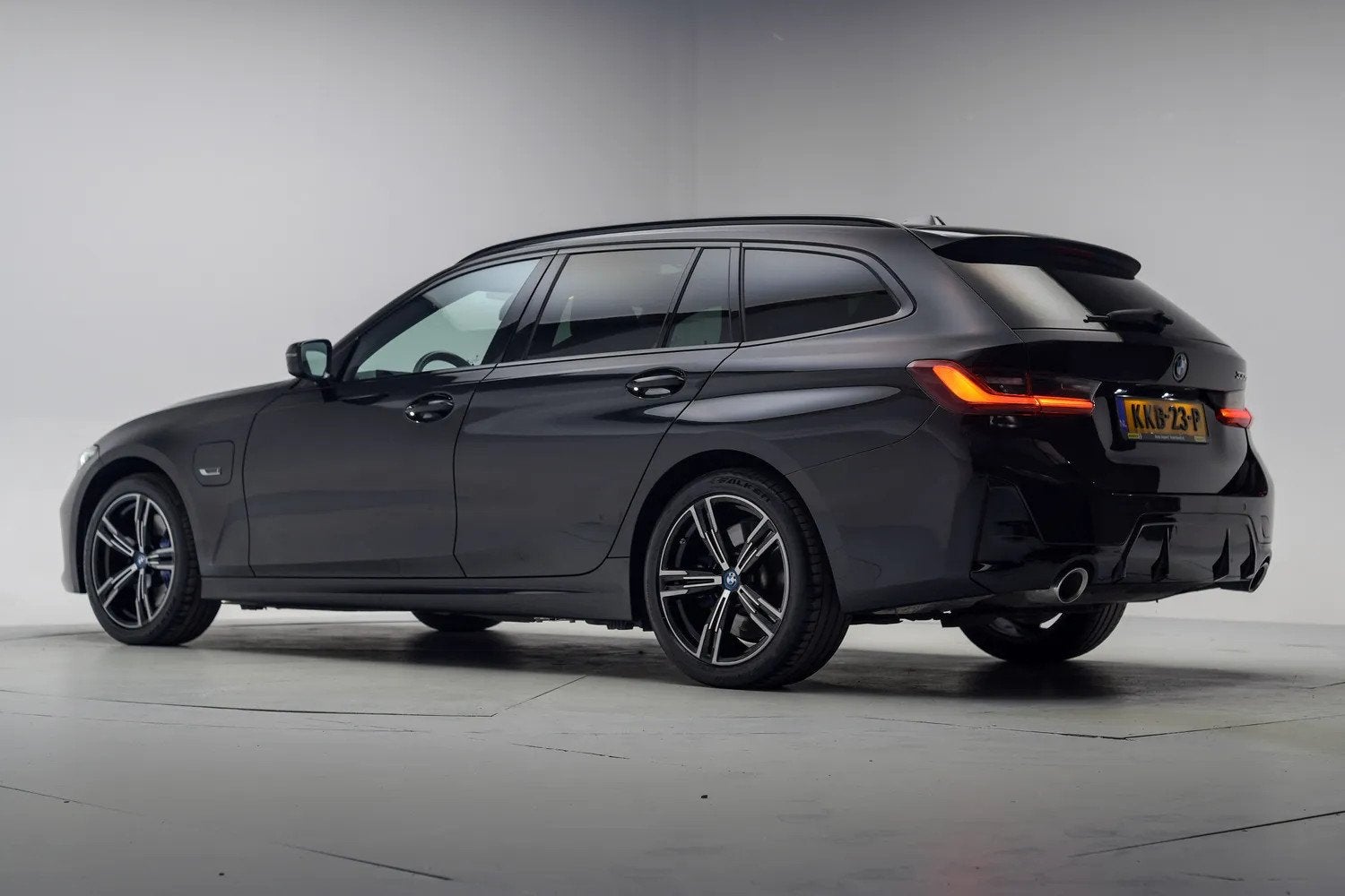 BMW 3 Serie Touring 330e M-Sport [ Competition-Stoelen Panor, Auto's, BMW, Automaat, 1998 cc, Gebruikt, 4 cilinders