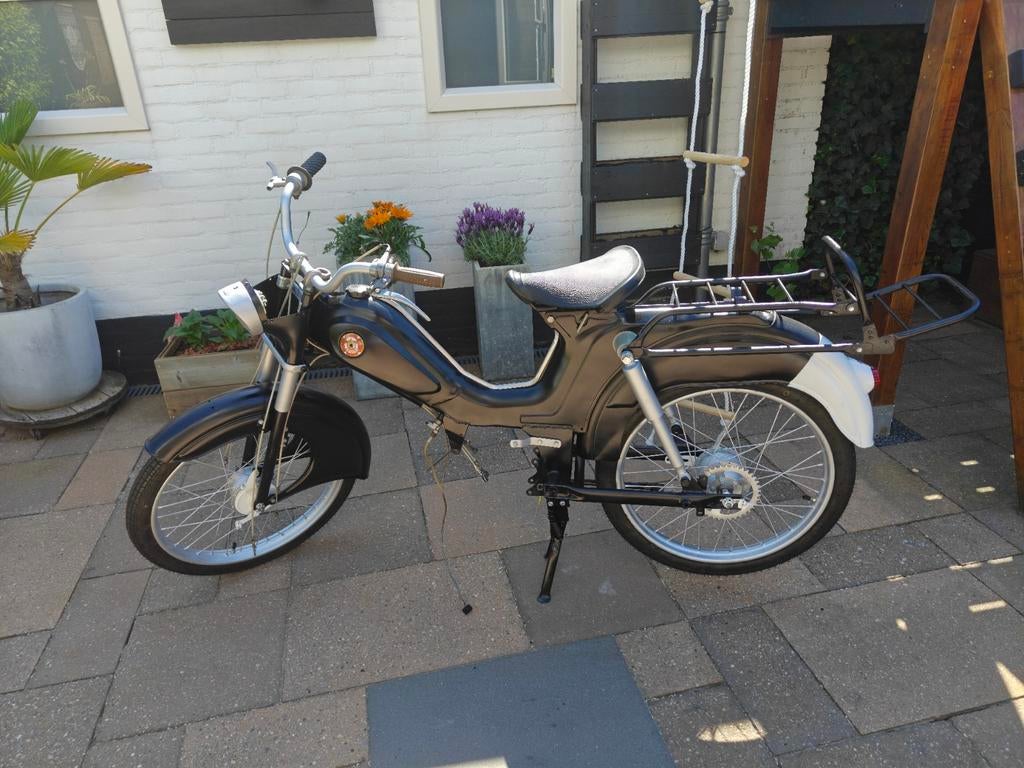 Berini Corona uit 1963, Maximaal 45 km/u, 2 versnellingen, 50 cc, Ophalen